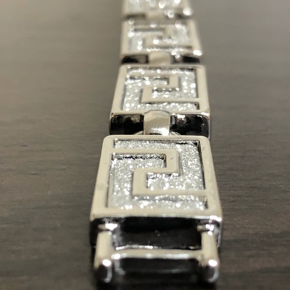 NWOT Beautiful Link Bracelet for Men - Picture 2 of 8